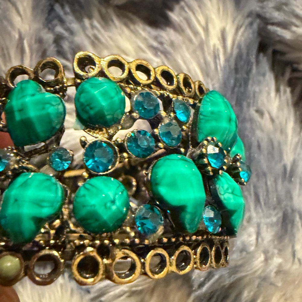 Antique Inspire Brass Tone Capri Blue Rhinestone Hearts Gem Cuff  Bracelet - Picture 8 of 12